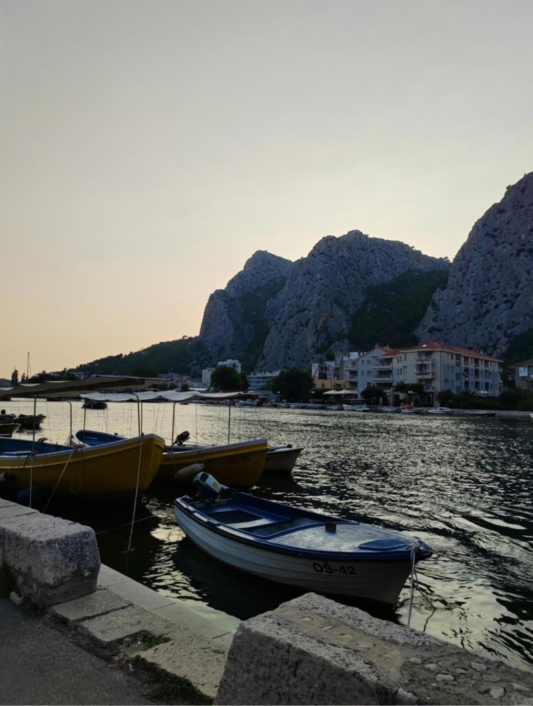 Apartmani Branko Vojnovic Omiš Buitenkant foto