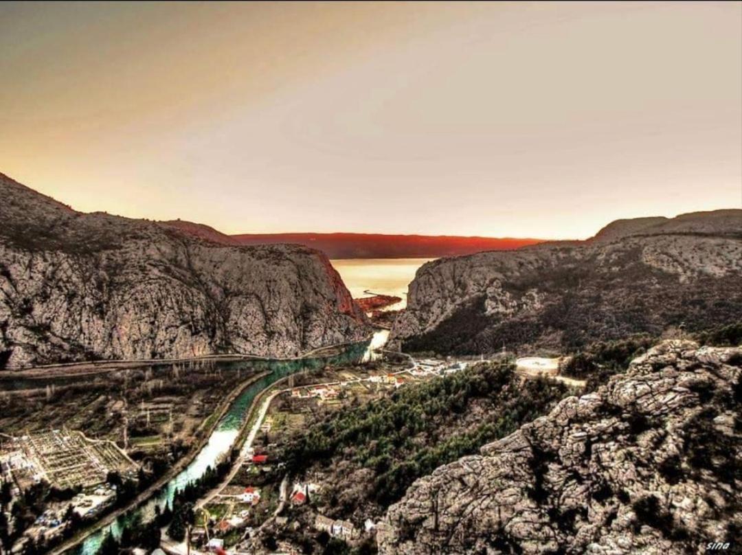 Apartmani Branko Vojnovic Omiš Buitenkant foto