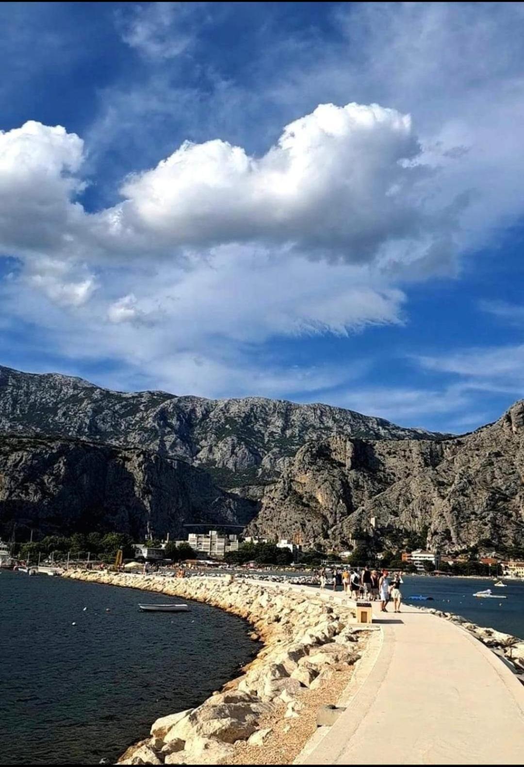 Apartmani Branko Vojnovic Omiš Buitenkant foto