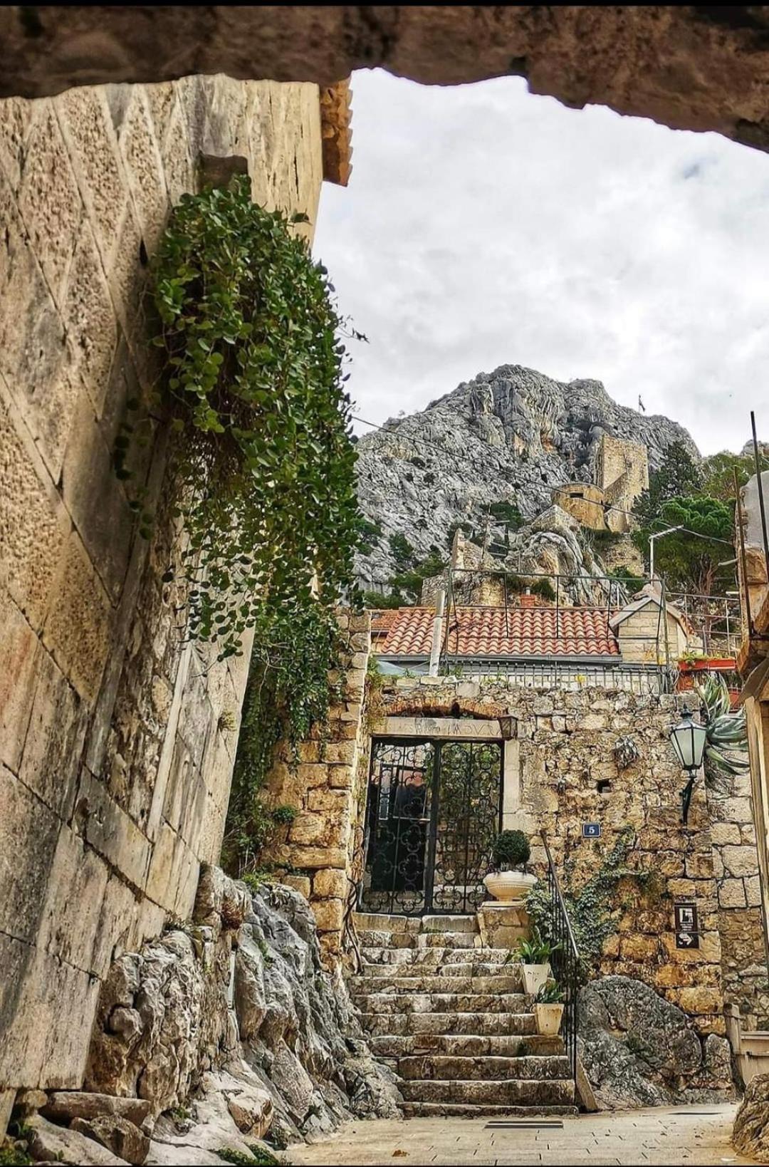 Apartmani Branko Vojnovic Omiš Buitenkant foto