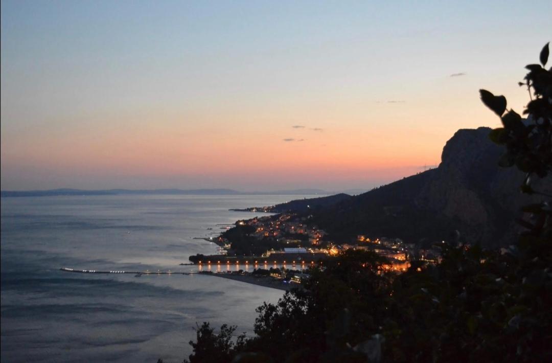 Apartmani Branko Vojnovic Omiš Buitenkant foto