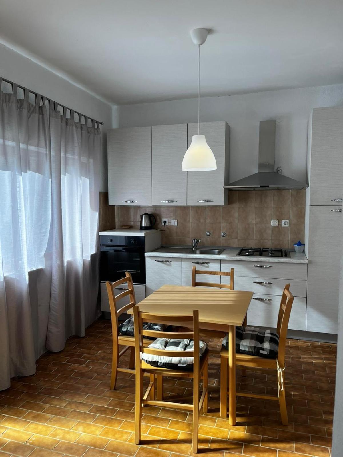 Apartmani Branko Vojnovic Omiš Kamer foto